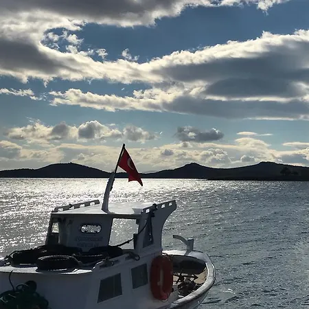 Lemon House Cunda Bed & Breakfast