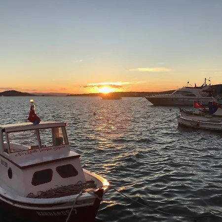 Bed & Breakfast Lemon House Cunda