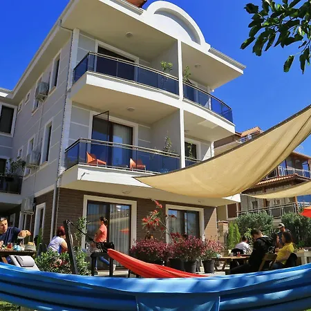 Lemon House Cunda Bed & Breakfast